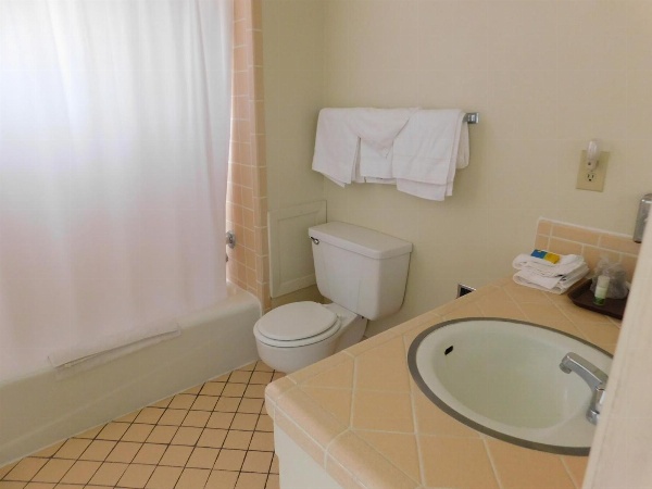 Royal Host Motel image 24